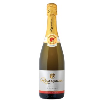 Caixa 2 garrafas Raposeira Meio Seco 0,75L                                                                                      